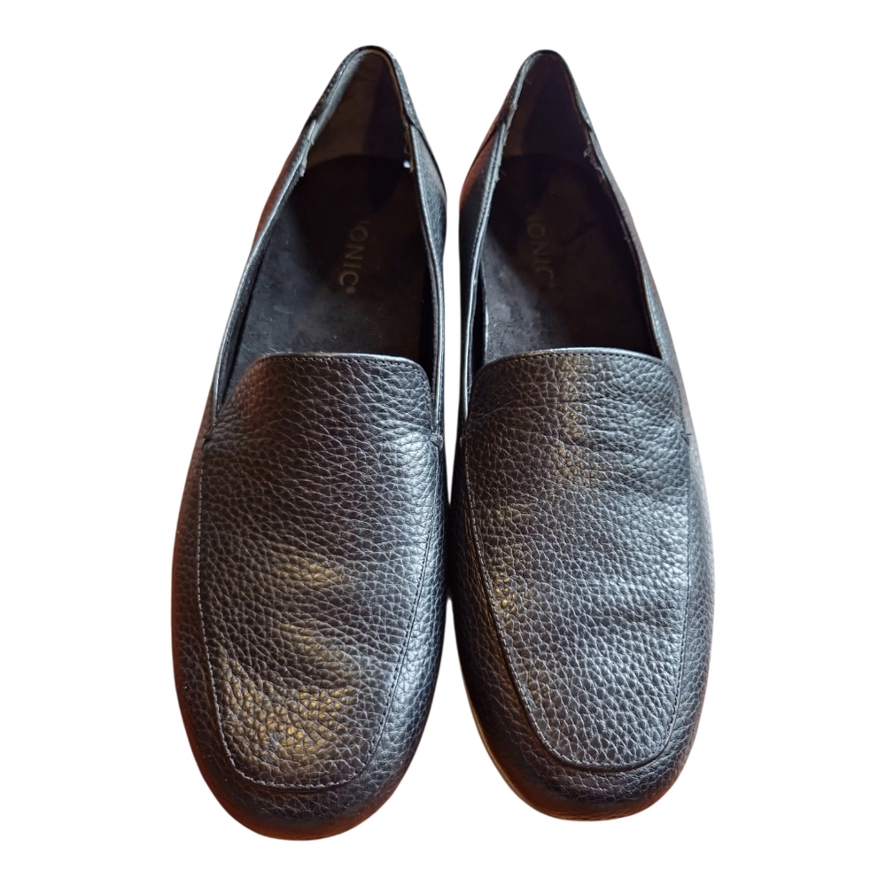Vionic Black Pebbled Leather Loafers